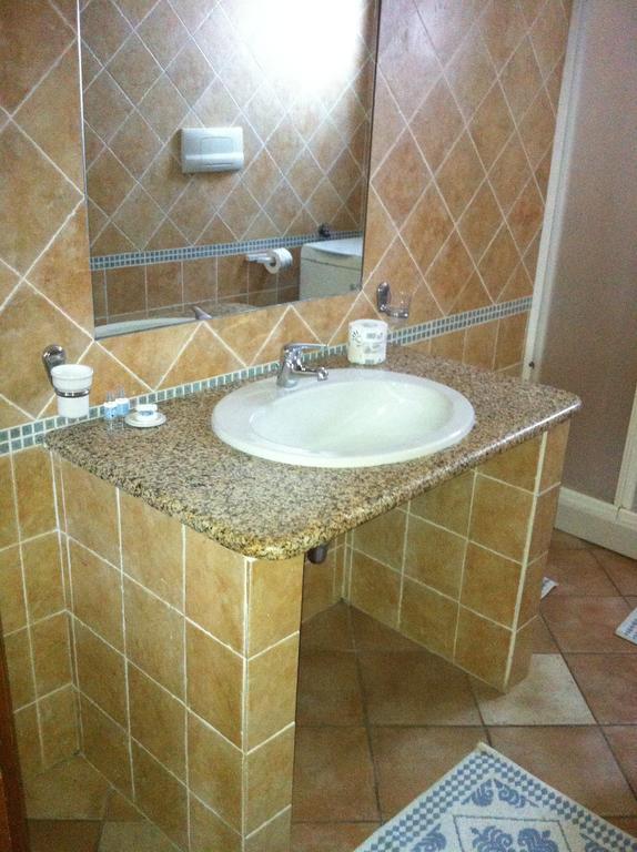 B&B Da Tizy San Teodoro  Habitación foto